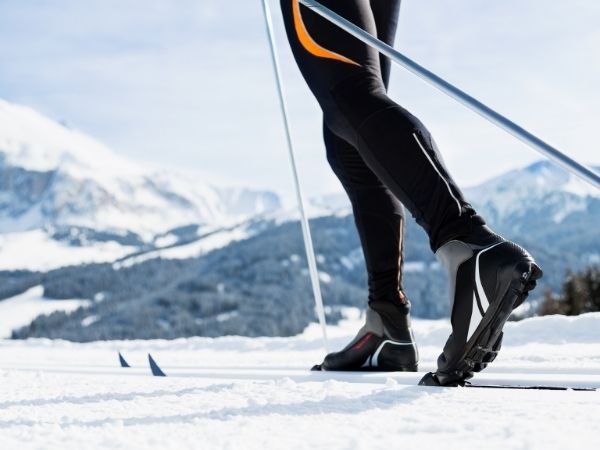 Kompletny przewodnik po narciarstwie biegowym i jak zmienia świat