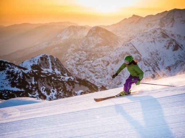 Najlepsze kaski narciarskie do jazdy na nartach