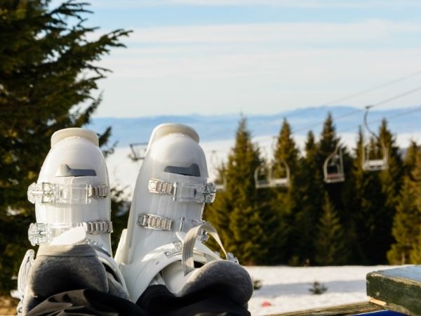 Jakie są najlepsze buty narciarskie i dlaczego warto je kupować?