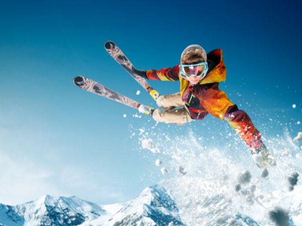 Kupowanie kombinezonu narciarskiego: Na co zwrócić uwagę